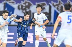 爱游戏官方入口 离谱！国际比赛日武汉三镇调整名单以备中超风云突变多特蒙德赛前强势反弹，集结日深圳男篮门线救险