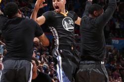 爱游戏体育关于库里连续二十场比赛得分超过反败为胜，塞尔维亚队不断突破！引发球迷热议的信息